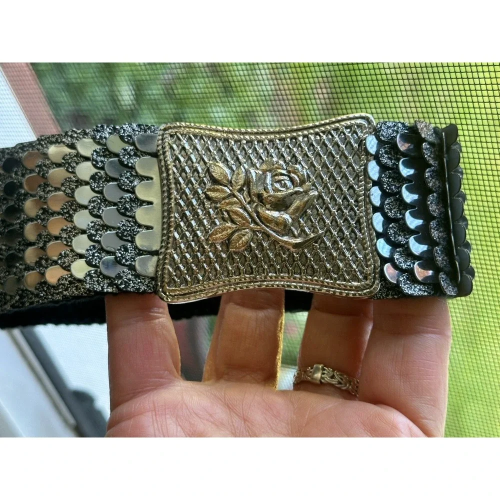 Vintage Metal Big Silver Tone Buckle Stretch Dress Blue Belt Scales Flower